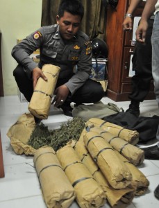 Sembilan Ball Ganja Ditemukan di Meunasah