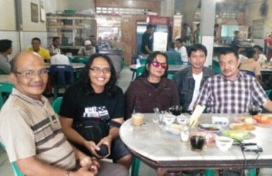 Aziz Jamrud Isi Acara di Piasan Seni