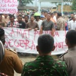 Dituduh Jual Raskin, Camat Peudada Didemo Warga