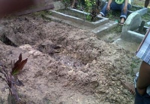 Diduga Korban Pembunuhan, Kuburan Safri Dibongkar Polisi