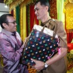Lepas Sambut, Mantan Kajari Lhokseumawe Terima Hadiah dari Tersangka Korupsi