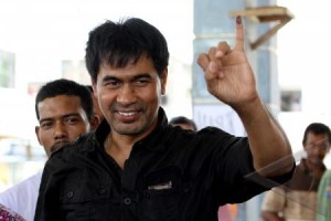 Mualem dan Kak Na Nyoblos di Seuneudon