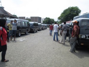 Supir L-300 Mogok, Sejumlah Penumpang di Bireuen Telantar