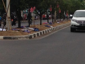Atribut Partai Dicopot