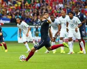 Prancis Hantam 10 Pemain Honduras