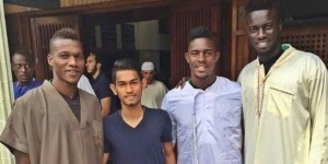 Martunis Ronaldo Shalat Jumat Bersama Pemain Ghana