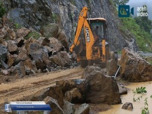 Longsor, Dua Gampong di Menggamat Terisolir