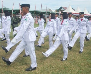 Sepatu Paskibra Bireuen Terlepas, Pengibaran Bendera Berlanjut