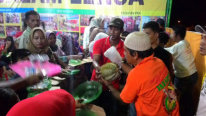 INKR Bagikan Durian Gratis ke Pengunjung MTQ