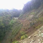 Titi Maut Ambruk, Jalan Lintas Gayo Lues – Aceh Tengah Lumpuh Total