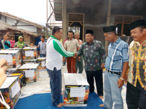 Anggota DPRA Jamidin Hamdani Salurkan Bantuan ke Dua Kabupaten