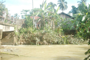 Banjir Abdya, Tebing Sungai Adan Longsor