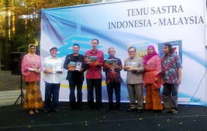 Temu Sastra Indonesia – Malaysia Luncurkan Karya 100 Penyair