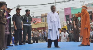 Delapan Pelaku Maisir Dihukum Cambuk