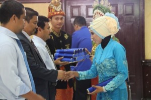 AKN Aceh Barat Yudisium 75 Mahasiswa