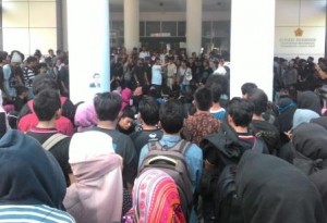 Di Demo Mundur, Purek III Balik Minta Mahasiswa Mundur dari Unsyiah