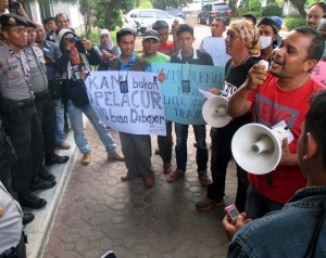 Profesi Dilecehkan, Wartawan Demo DPRK Lhokseumawe