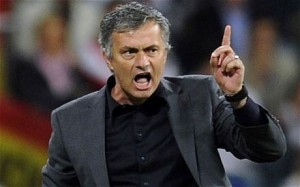 Mourinho Akrab dengan Pemain, Galak dengan Jurnalis