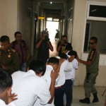 Asyik Main Play Station di Jam Sekolah Enam Pelajar Ditangkap Satpol PP