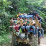 Foto rombongan IDI Gayo Lues saat menuju desa Lesten pengobatan masal dan sunat masal gratis menjadi terpaporit pada Muikhatamar IDI di Medan.