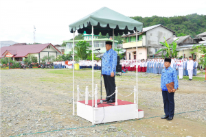 Bupati Aceh Selatan HT Sama Indra SH memimpin langsung upacara peringatan hari Korpri dan Hari Guru Nasional (HGN) tingkat Kabupaten Aceh Selatan di Taman Pala Indah, Tapaktuan, Rabu (25/11).