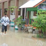 Sejumlah sekolah tergenang akibat hujan deras yang melanda Bireuen, Selasa (24/11/2015) malam.