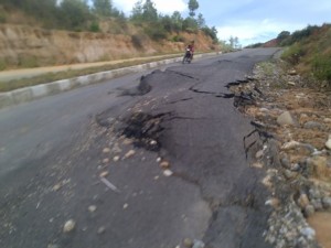 Aspal Jalan Menuju RSUD Gayo Lues Mengelembung