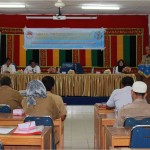 Asisten I Setdakab Aceh Selatan, Drs Zulachfi M Si sedang memaparkan materi terkait dengan advokasi P4GN dihadapan pejabat kepala SKPK dalam kegiatan advokasi P4GN yang digelar BNNK Aceh Selatan, di Aula Diklat BKPP, Tapaktuan.