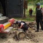 Operator Excavator Temukan Bom Rakitan Sisa Konflik