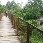 Kurang Perhatian, Jembatan Gantung di Kuala Batee Rusak Parah