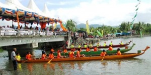 Kluet Selatan Juara Lomba Dayung HUT ke-70 Aceh Selatan