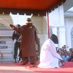 Asmita binti Almarhum Hamid (29) warga Ulim, Pidie Jaya, wanita terpidana kasus khalwat saat dicambuk didepan umum, halaman Masjid Agung Bireuen.