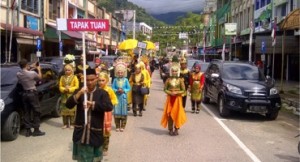 Adat Aceh, Aneuk Jame dan Kluet Meriahkan Pawai Budaya Aceh Selatan