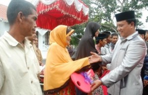Bupati Bireuen: Tampar Saja, Siapapun yang Minta Uang dari Penerima Rumah Bantuan