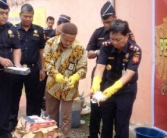 Bea dan Cukai Lhokseumawe Musnahkan Rokok Ilegal