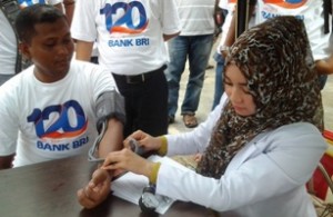 Laksanakan Aksi Sosial, Anggota PWI dan Karyawan BRI Donor Darah Bersama