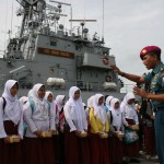 Danlanal Perkenalkan KRI kepada Pelajar
