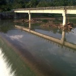 Bendungan Krueng Susoh Penuh Sampah, Dinas PU Abdya: Bukan Wewenang Kami