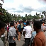 Warga 39 Desa Stop Truk Pengangkut Material