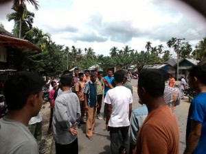 Warga 39 Desa Stop Truk Pengangkut Material