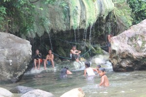 Wisata Pemandian Air Panas Leuser