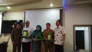 Dinkes Gayo Lues Raih Penghargaan