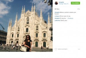Dina Hudiana di depan Gedung George Town
