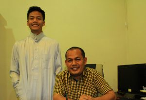 Hafis Haikal bersama ayahnya Saifullah Foto Ghasyia Navis