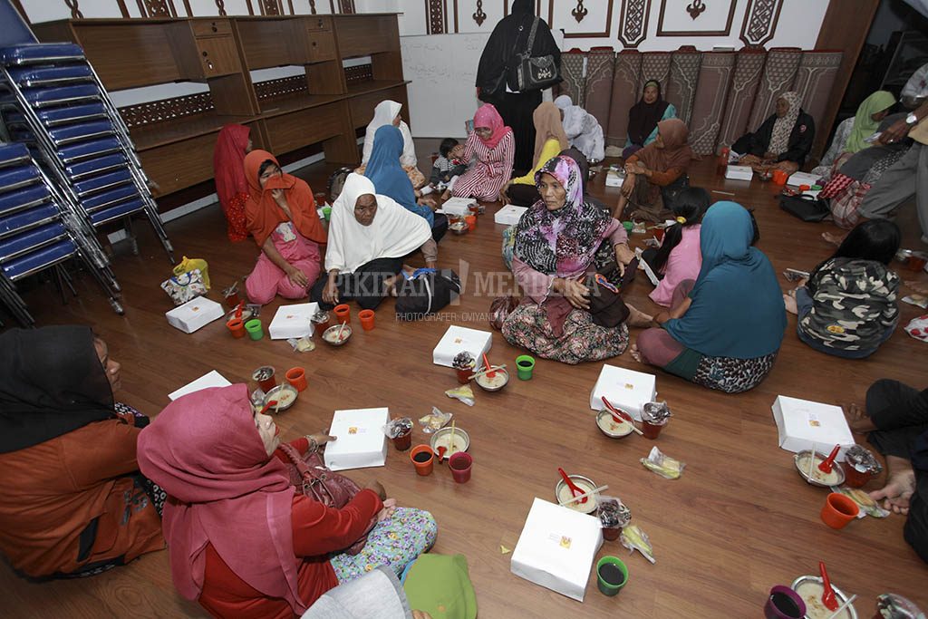 Buka Puasa Bersama di Mesjid Raya Baiturrahman.