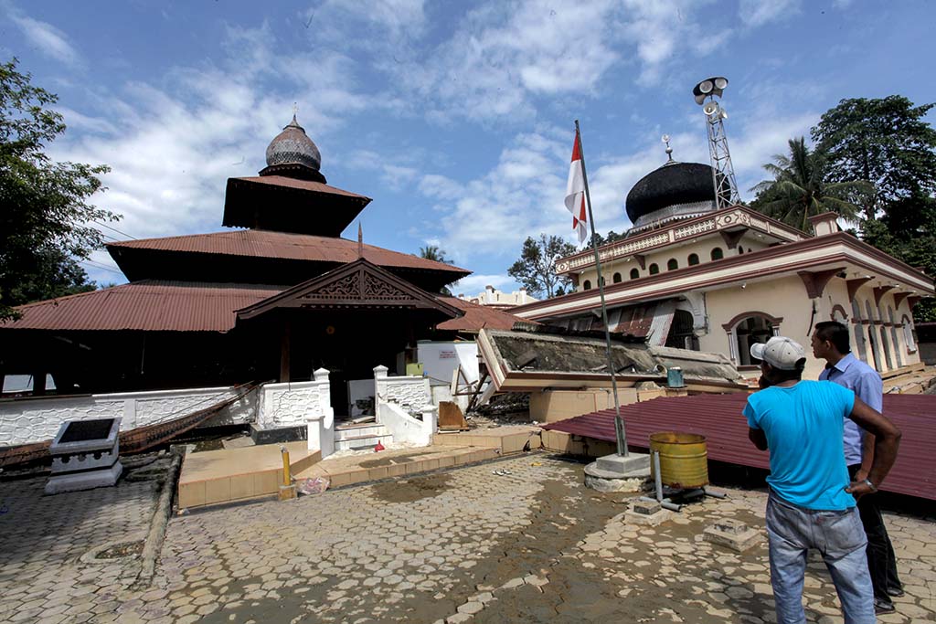 Masjid Tgk Di Pucok Krueng di Pidie Jaya roboh akibat gempa Foto OVIYANDI EMNUR