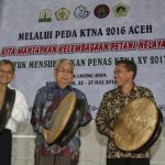 Gubernur Aceh Zaini Abdullah saat membuka Pekan Daerah (Peda) Kontak Tani Nelayan Andalan (KTNA) Aceh 2016 menyongsong Penas KTNA 2017.