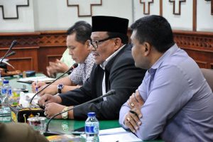 Pimpinan beserta Anggota Komisi III DPRA menerima kunjungan kerja Komisi C DPRD Provinsi Riau. (Foto IST)