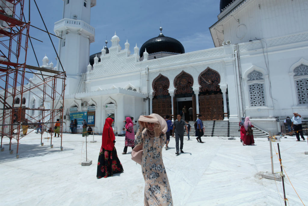 Panasnya Masjid Raya Baiturahman. (Foto PM/Oviyandi Emnur)