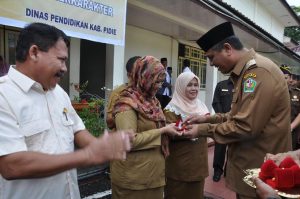 Hardikda Pidie, Guru dan Siswa Berprestasi Terima Cincin Emas